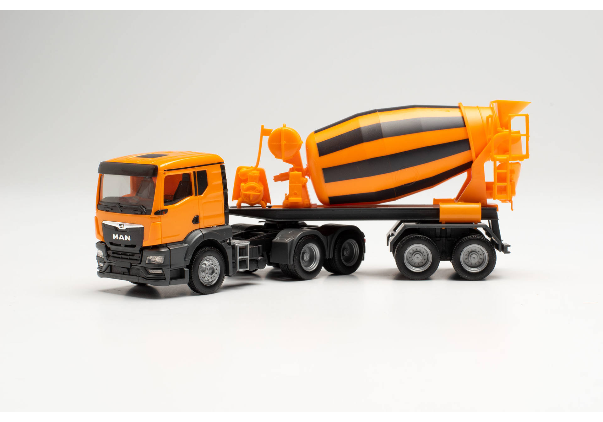 MAN TGS TN Betonmischer-Sattelzug, kommunalorange