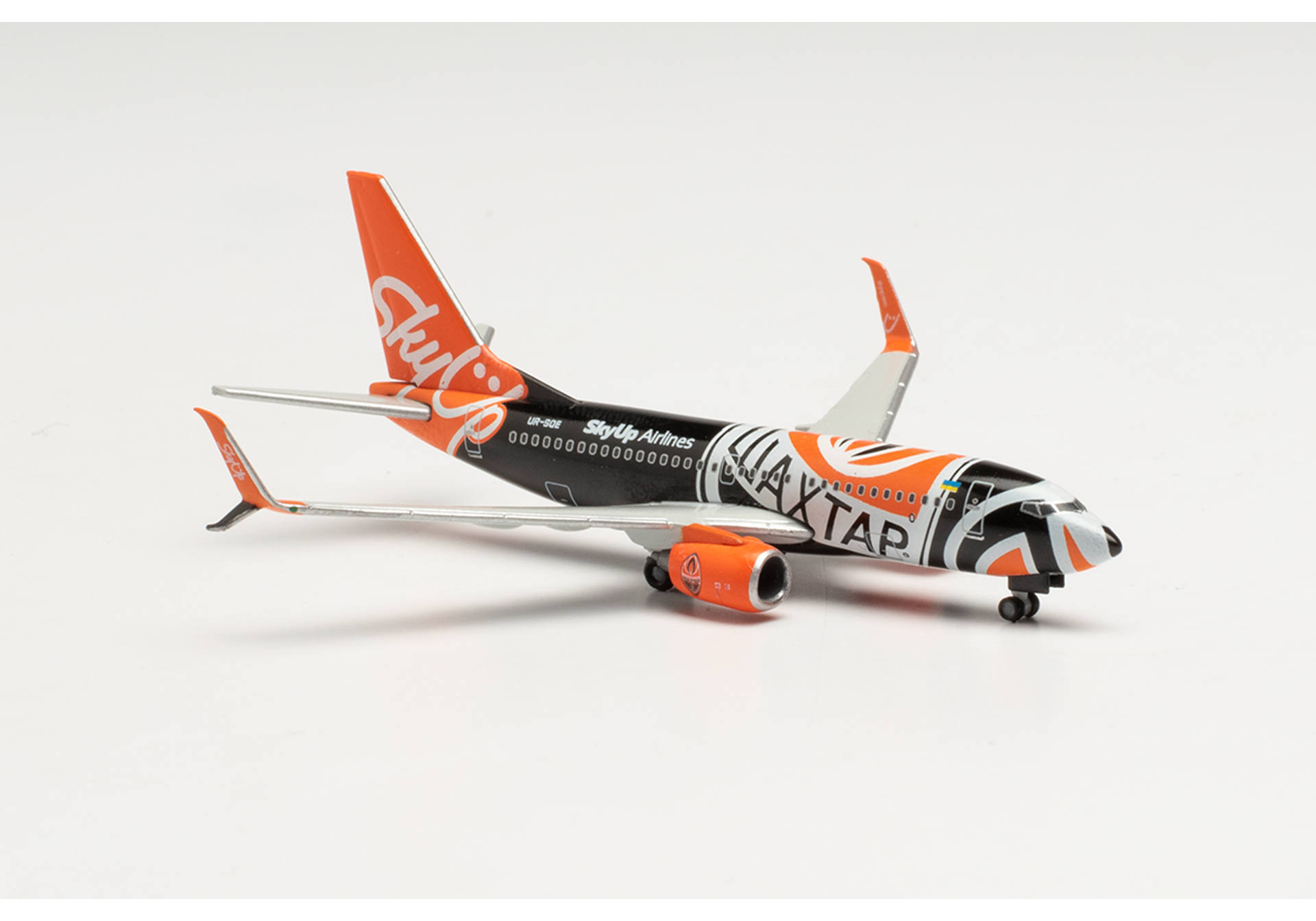 SkyUp Airlines Boeing 737-700 “Shaktar Donetsk“ – UR-SQE