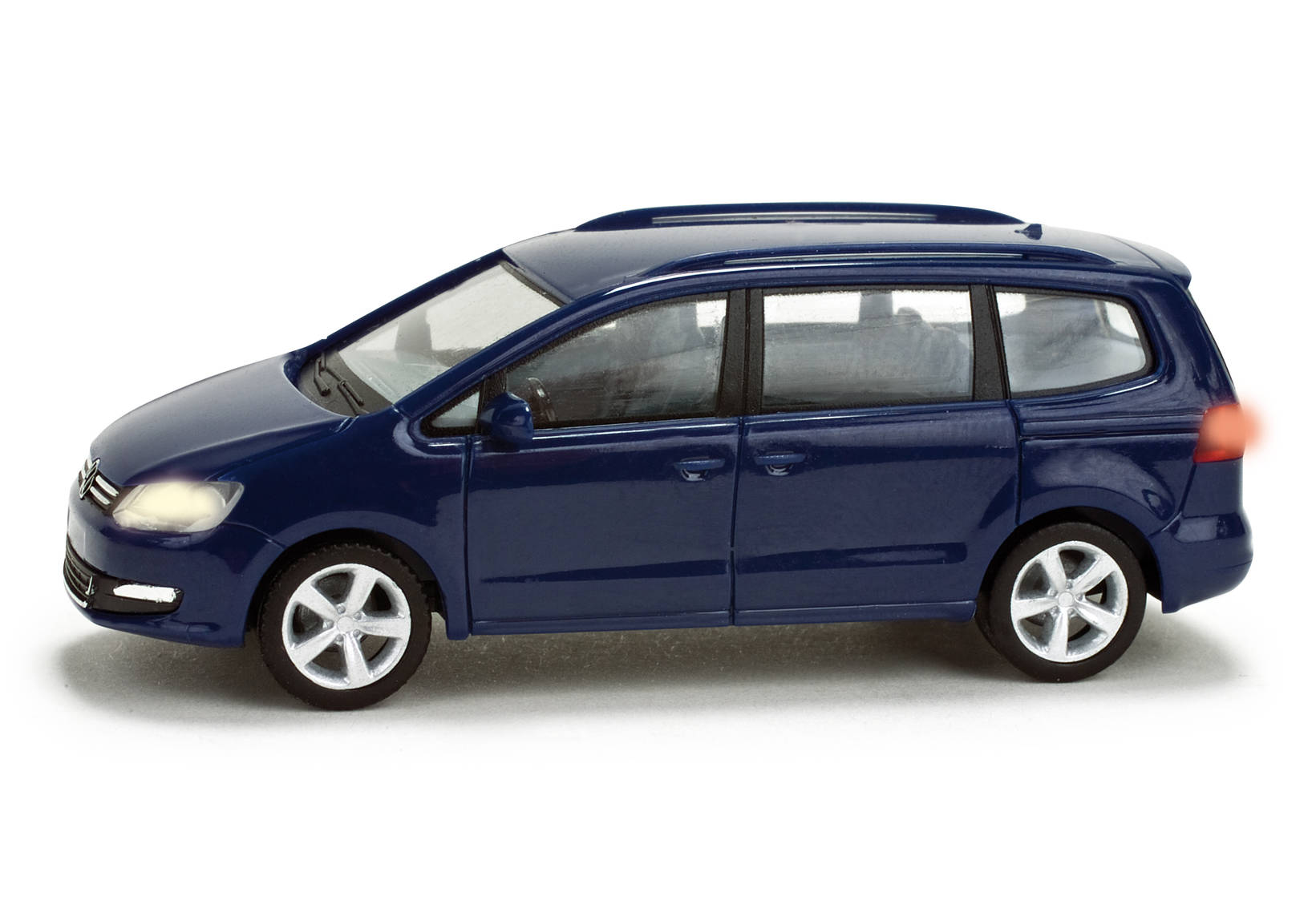 VW Sharan, mit Beleuchtung und Fahrerfigur