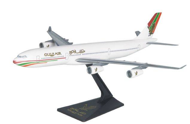 Gulf Air Airbus A340. Artikel wird/ wurde in Wooster-Verpackung ausgeliefert.