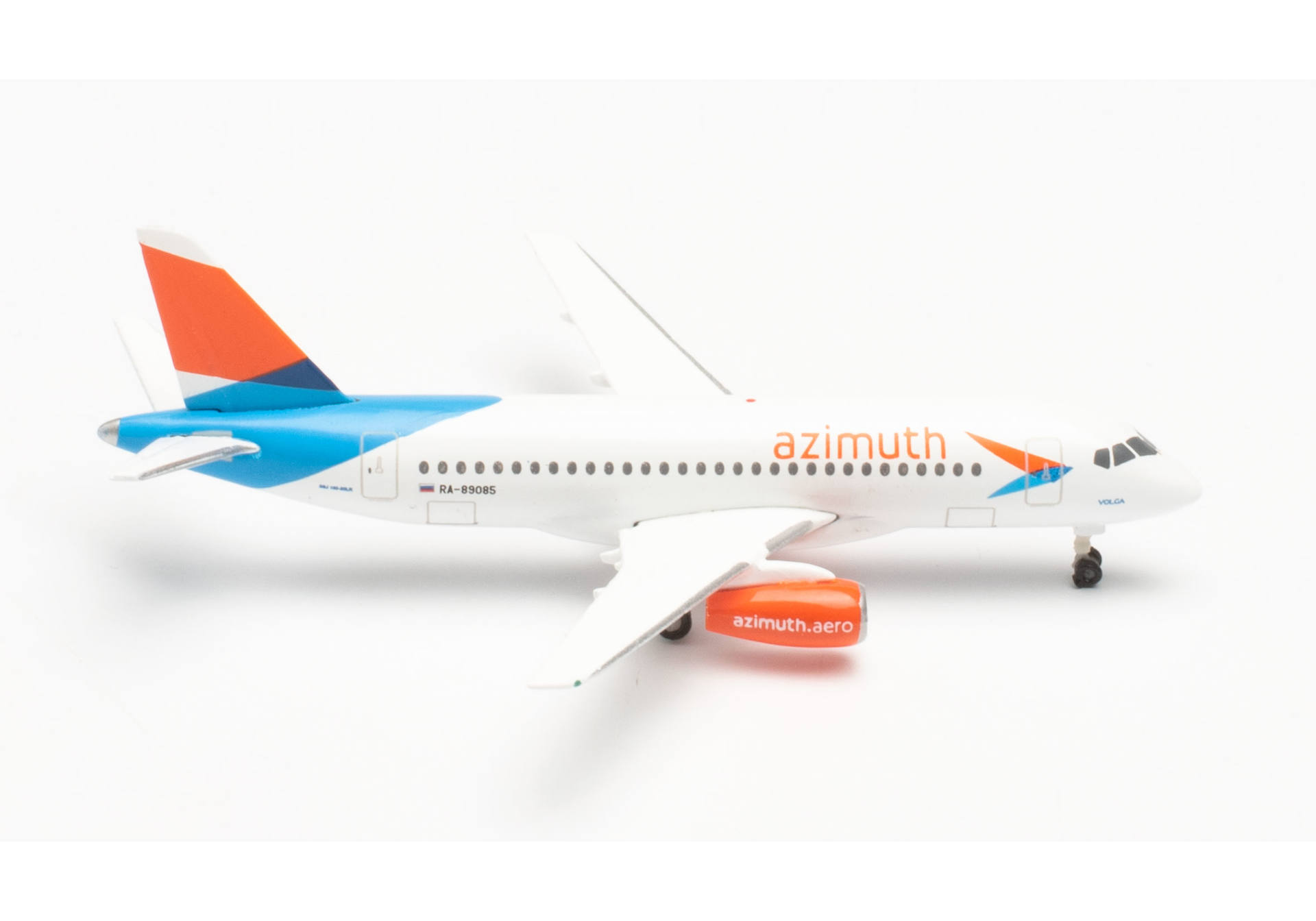Azimuth Airlines Sukhoi Superjet 100 – RA-89085 „Volga“