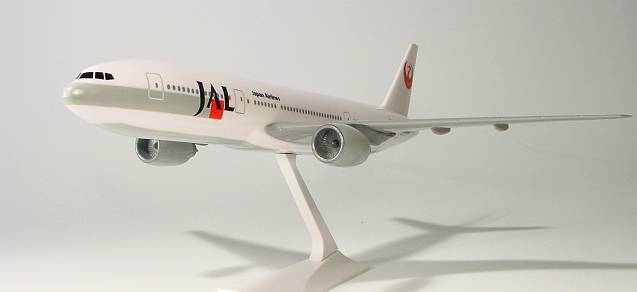 JAL – Japan Airlines 777-200. Artikel wird/ wurde in Wooster-Verpackung ausgeliefert.