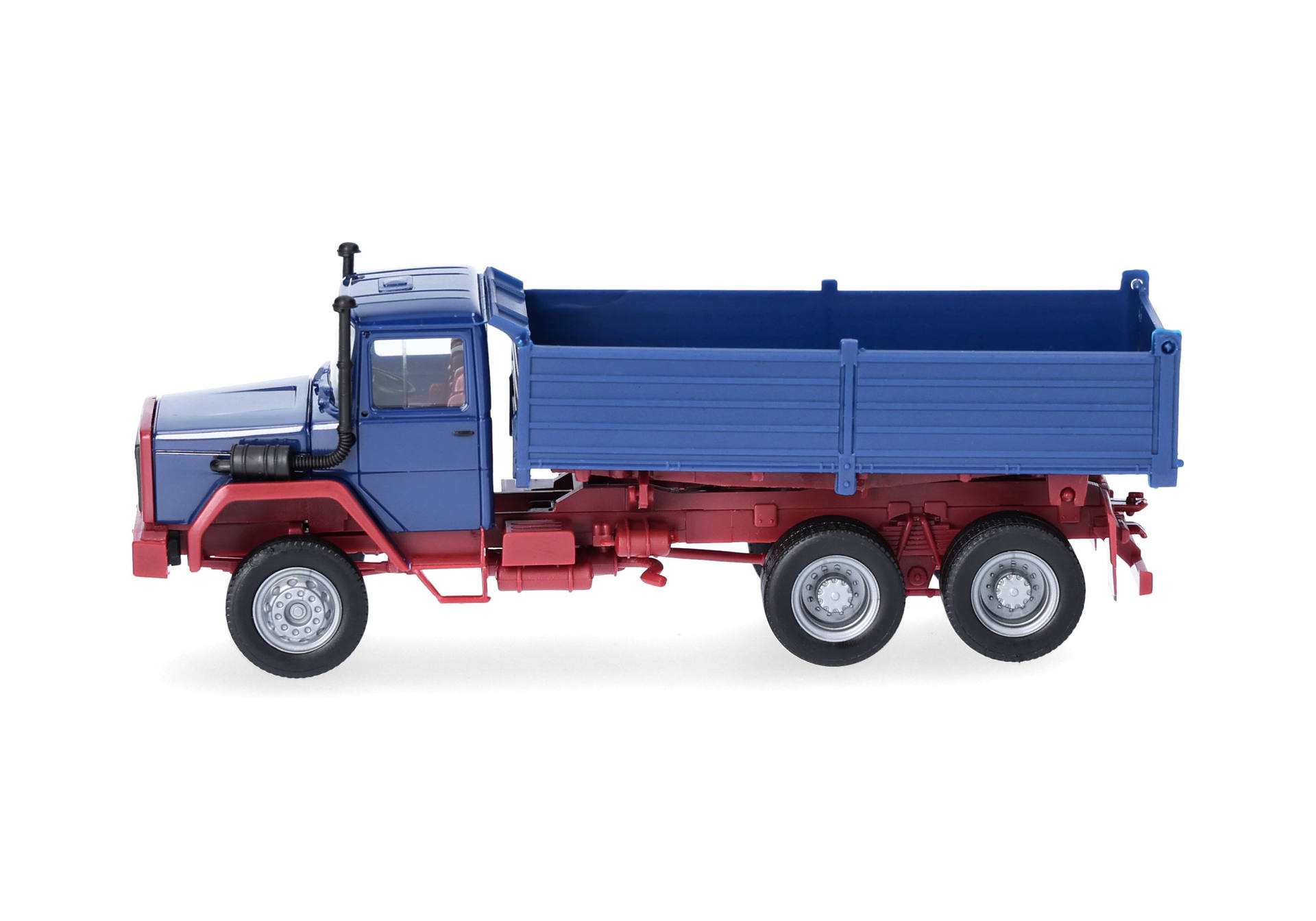 Herpa Basic: Iveco Hauber dump truck 3axles
