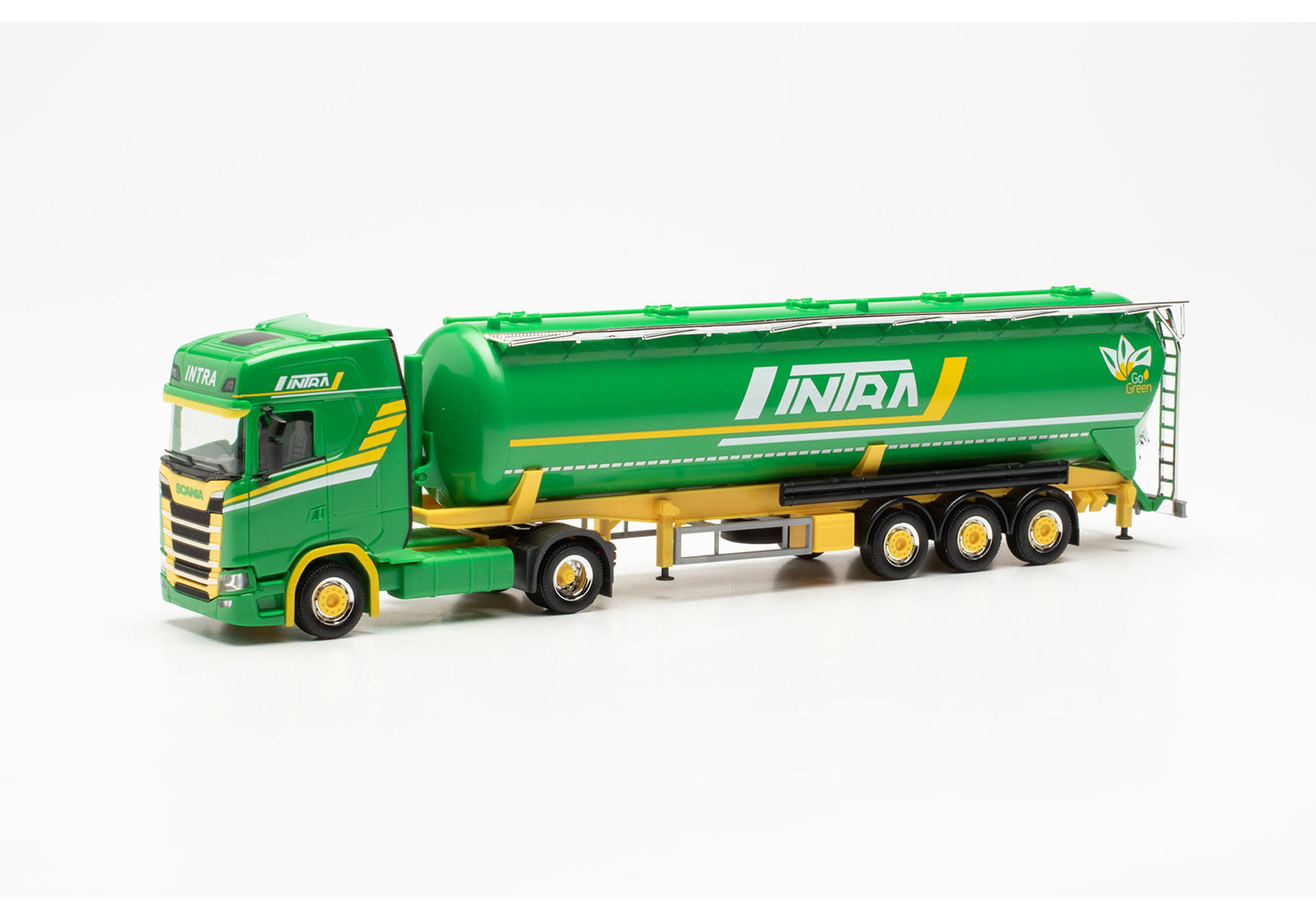 Scania CS 20 HD Silo-Sattelzug „Intra“ (Polen/Iłowa)