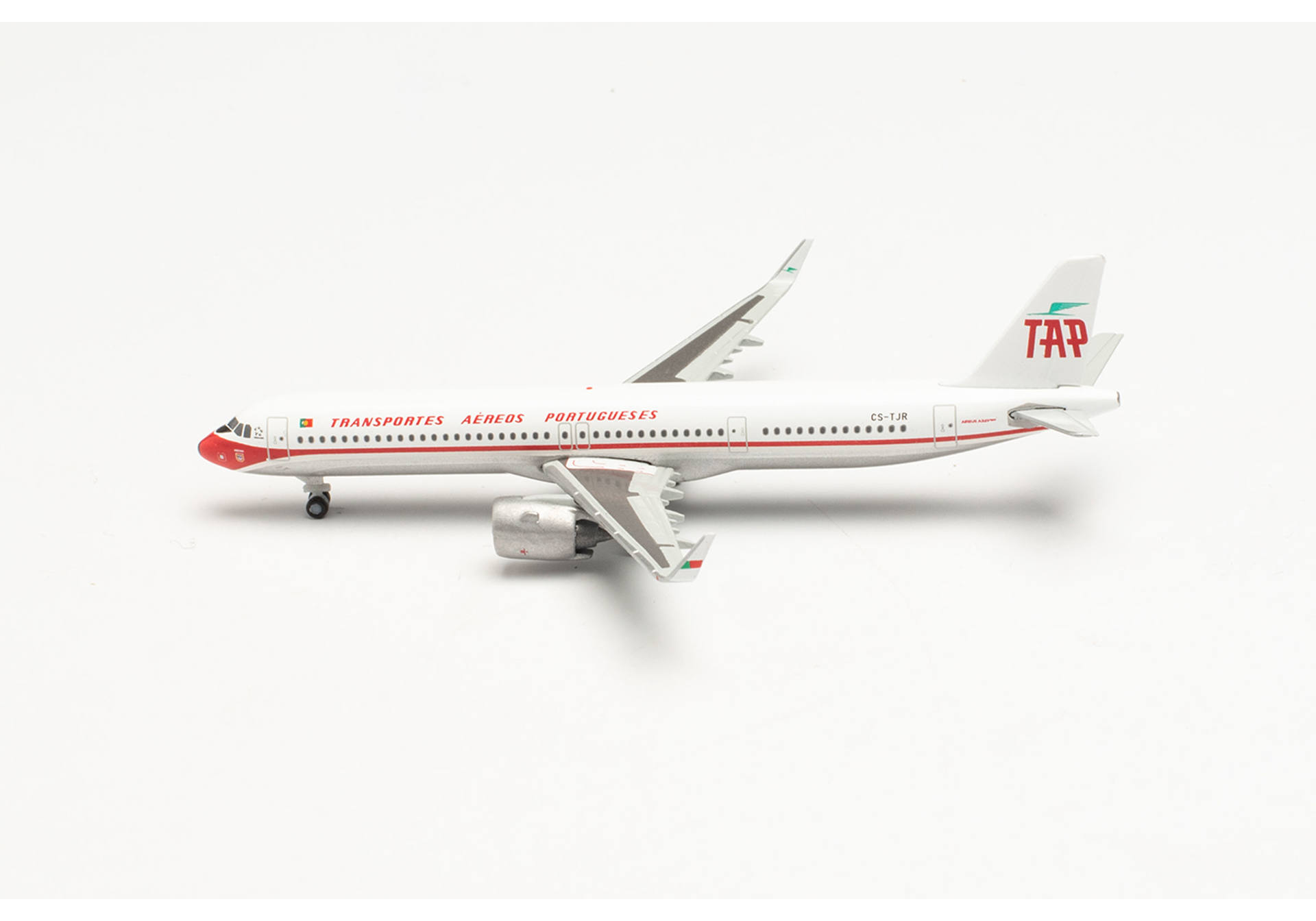 TAP Air Portugal Airbus A321neo - Retro anniversary colors – CS-TJR