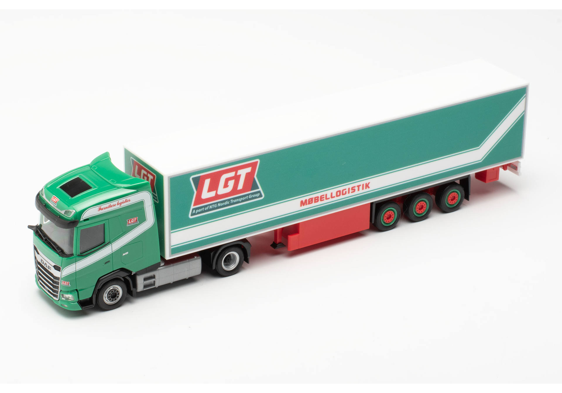 DAF XG Koffer-Sattelzug "LGT Logistics AS" (Dänemark/Horsens)