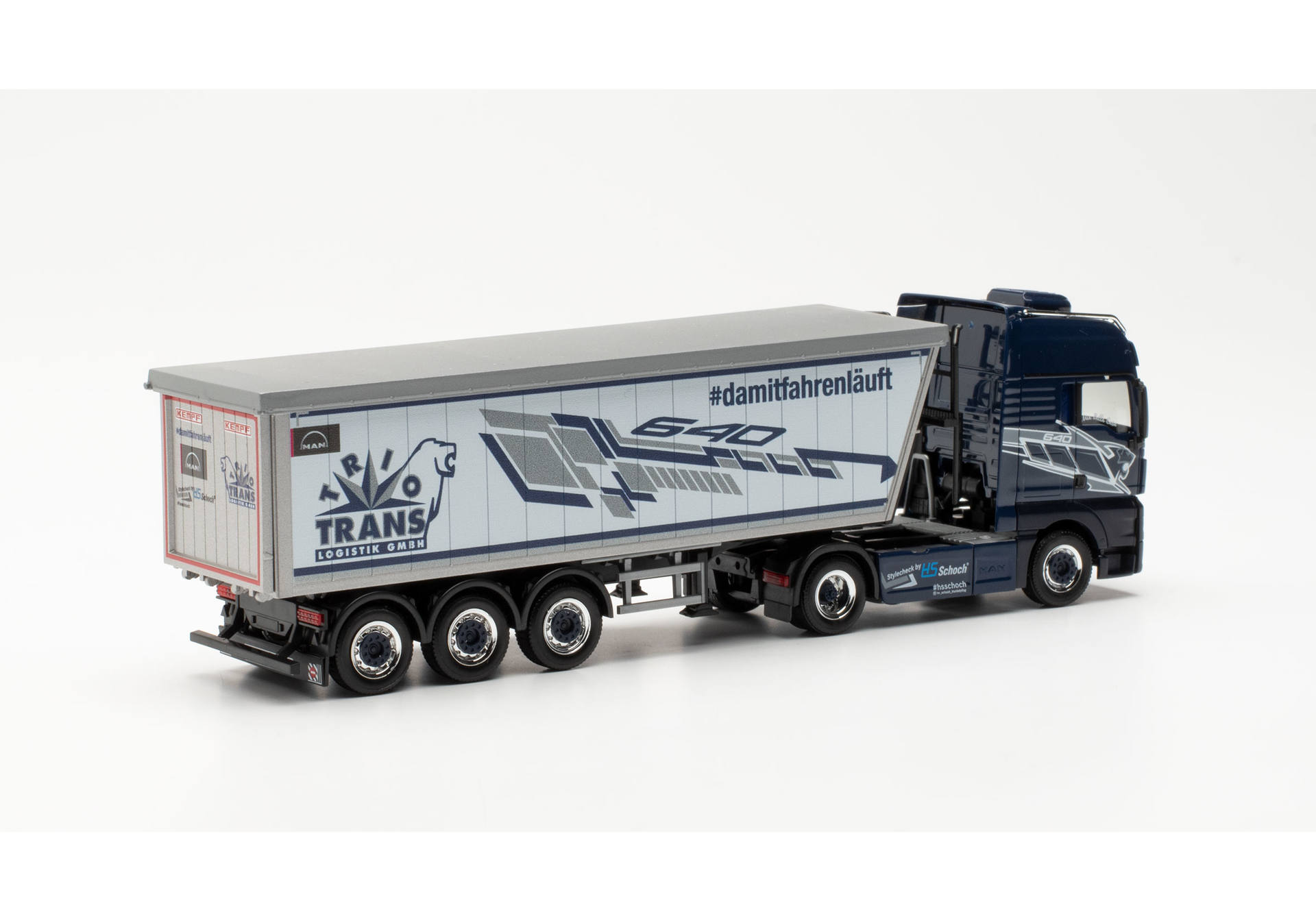 MAN TGX XXL Stöffelliner-Sattelzug „Trio-Trans“