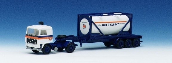 Volvo F12 Flüssigkeitscontainer-Sattelzug 2a/3a