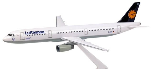 Lufthansa Airbus A321 "Regensburg". This item comes / came in Wooster branded packaging.