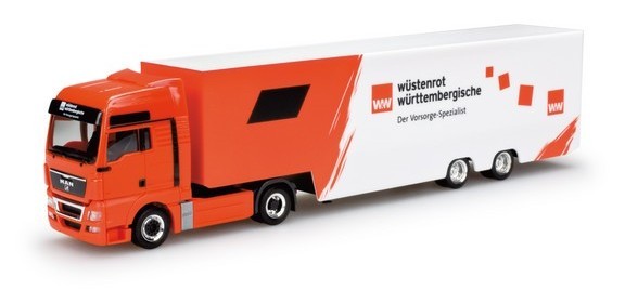 MAN TGX XXL case saddle train