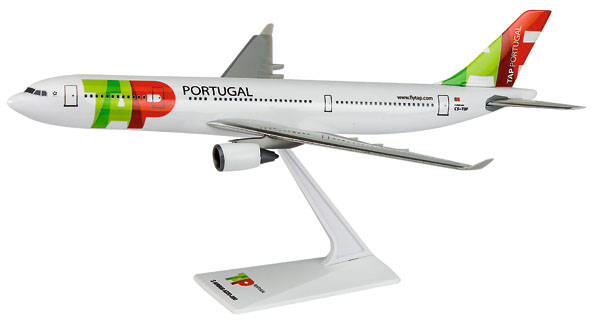 TAP Air Portugal Airbus A330-200. This item comes / came in Wooster branded packaging.