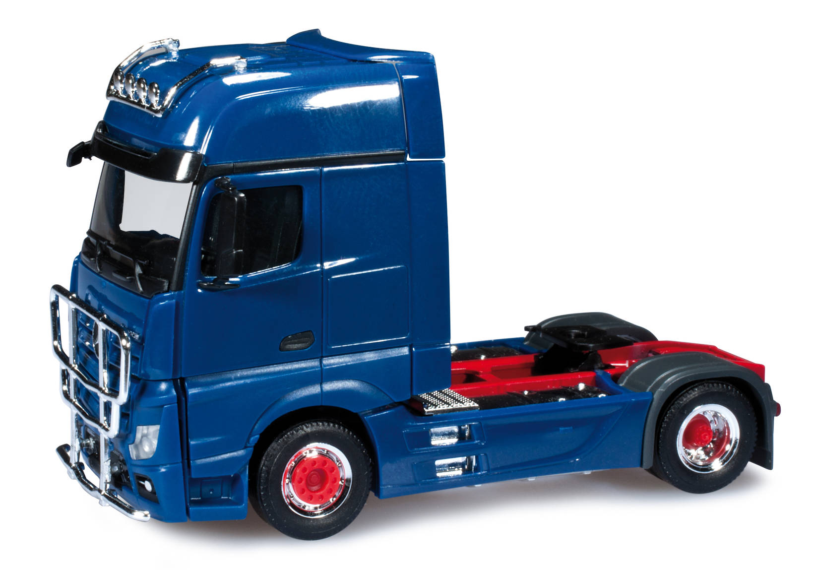 Mercedes-Benz Actros Gigaspace rigid tractor with bumper and head lights, saphir blue