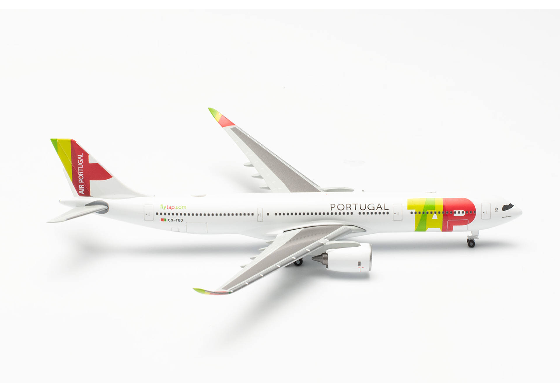 TAP Air Portugal Airbus A330-900neo – 75 Years - CS-TUD