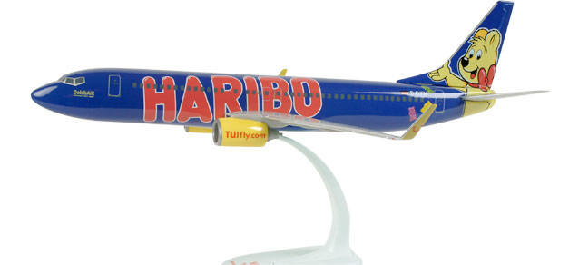TuiFly Boeing 737-800 "GoldbAir". This item comes / came in Wooster branded packaging.