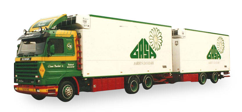 Scania 143 Streamline refrigerated trailer "Ole Larsen"