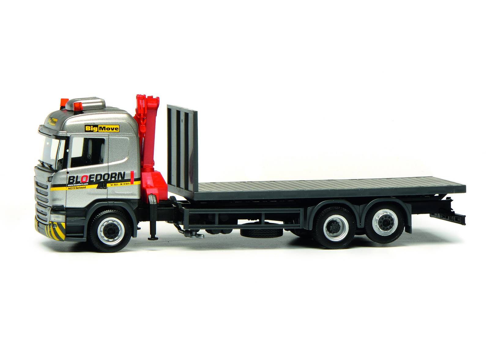 Scania R ‘09 HL Flachbett-LKW mit Kran „Bloedorn“