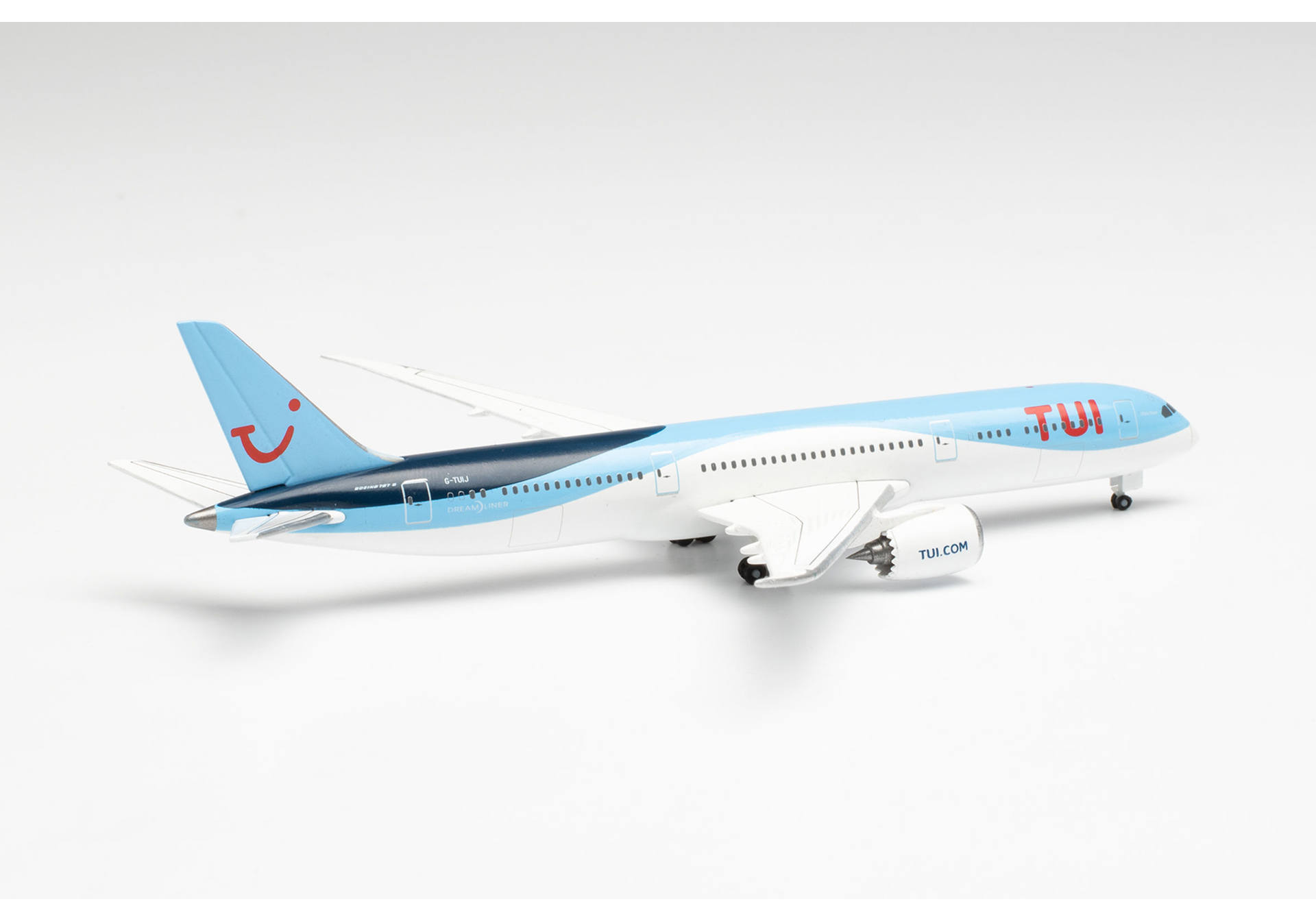 TUI Airways Boeing 787-9 Dreamliner – G-TUIJ „Pixie Dust“