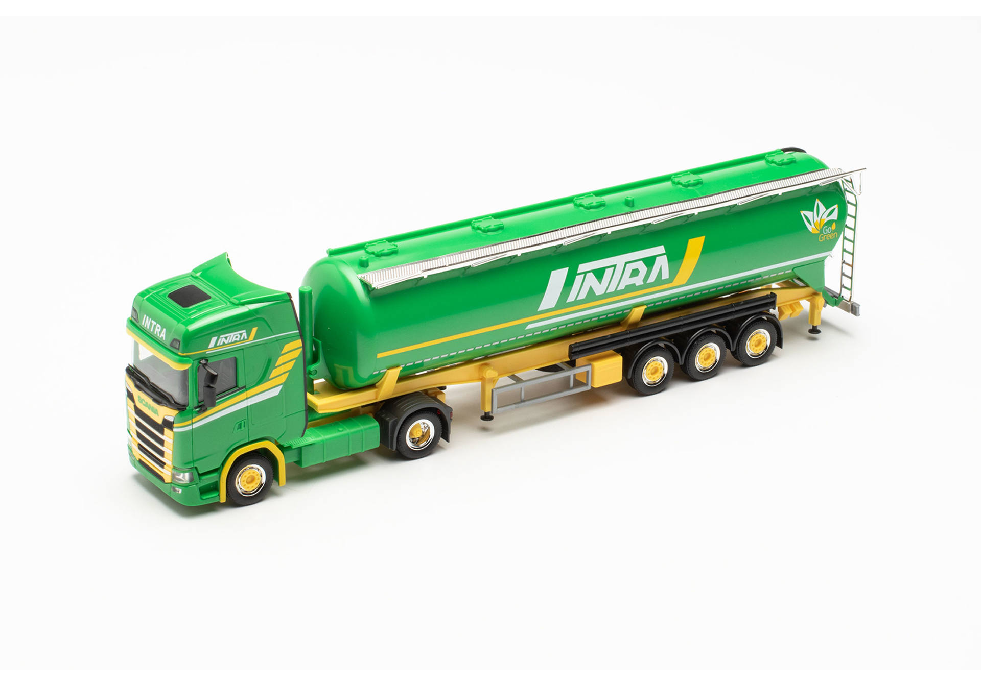 Scania CS 20 HD Silo-Sattelzug „Intra“ (Polen/Iłowa)