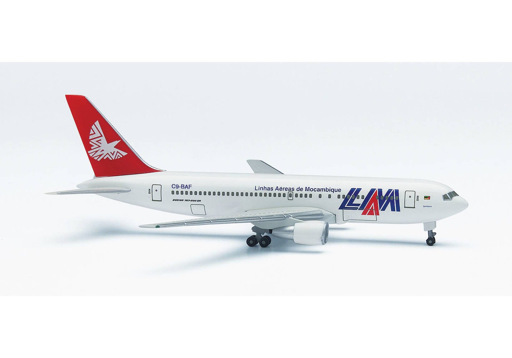 LAM Boeing 767-200ER