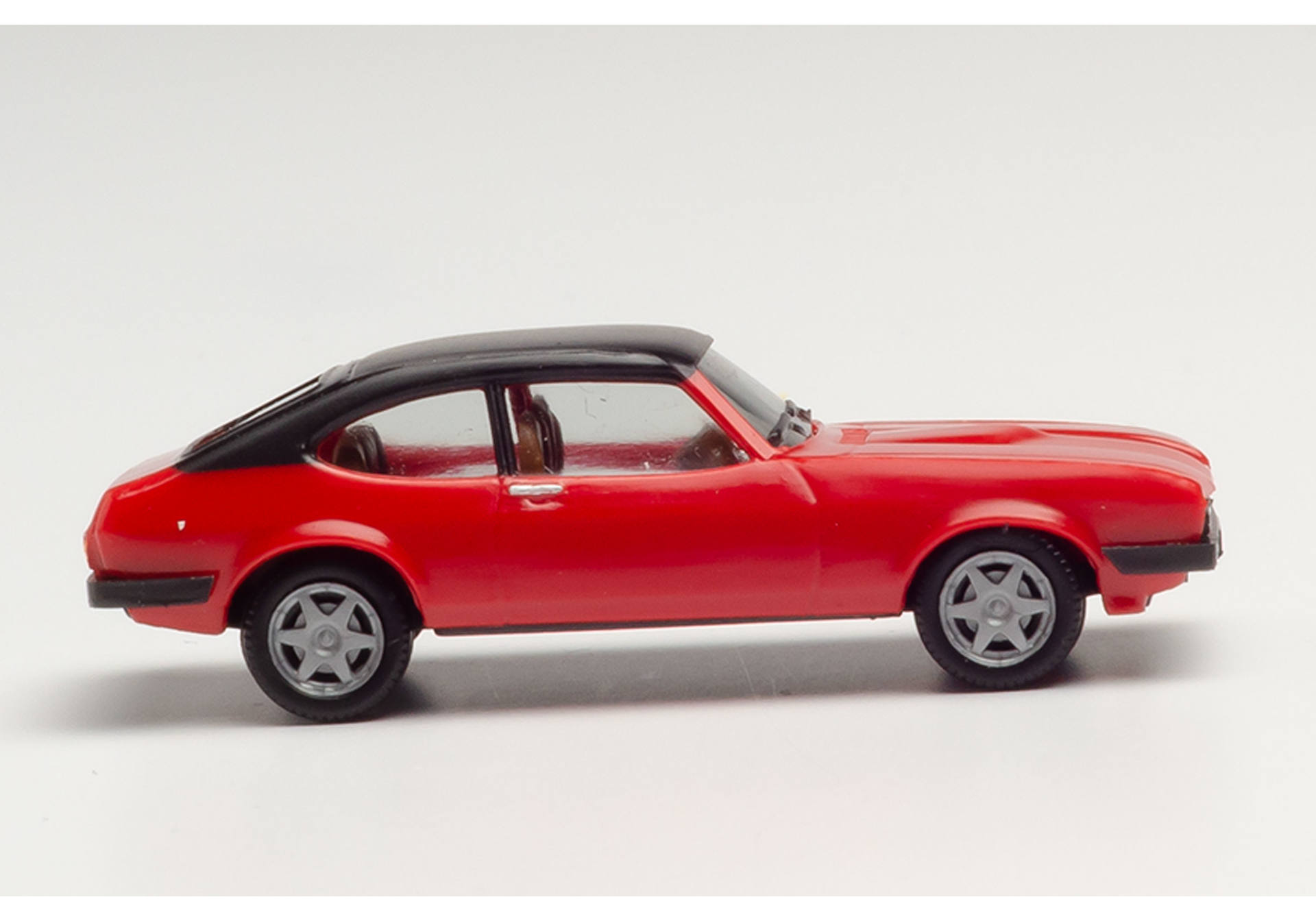 Ford Capri II mit Vinyldach, rot
