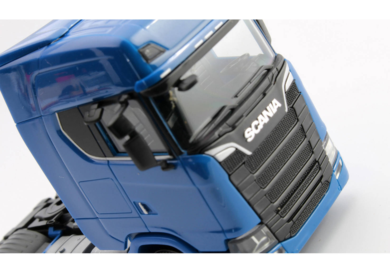 Scania CS high roof V8 rigid tractor with sun shield, gentian blue