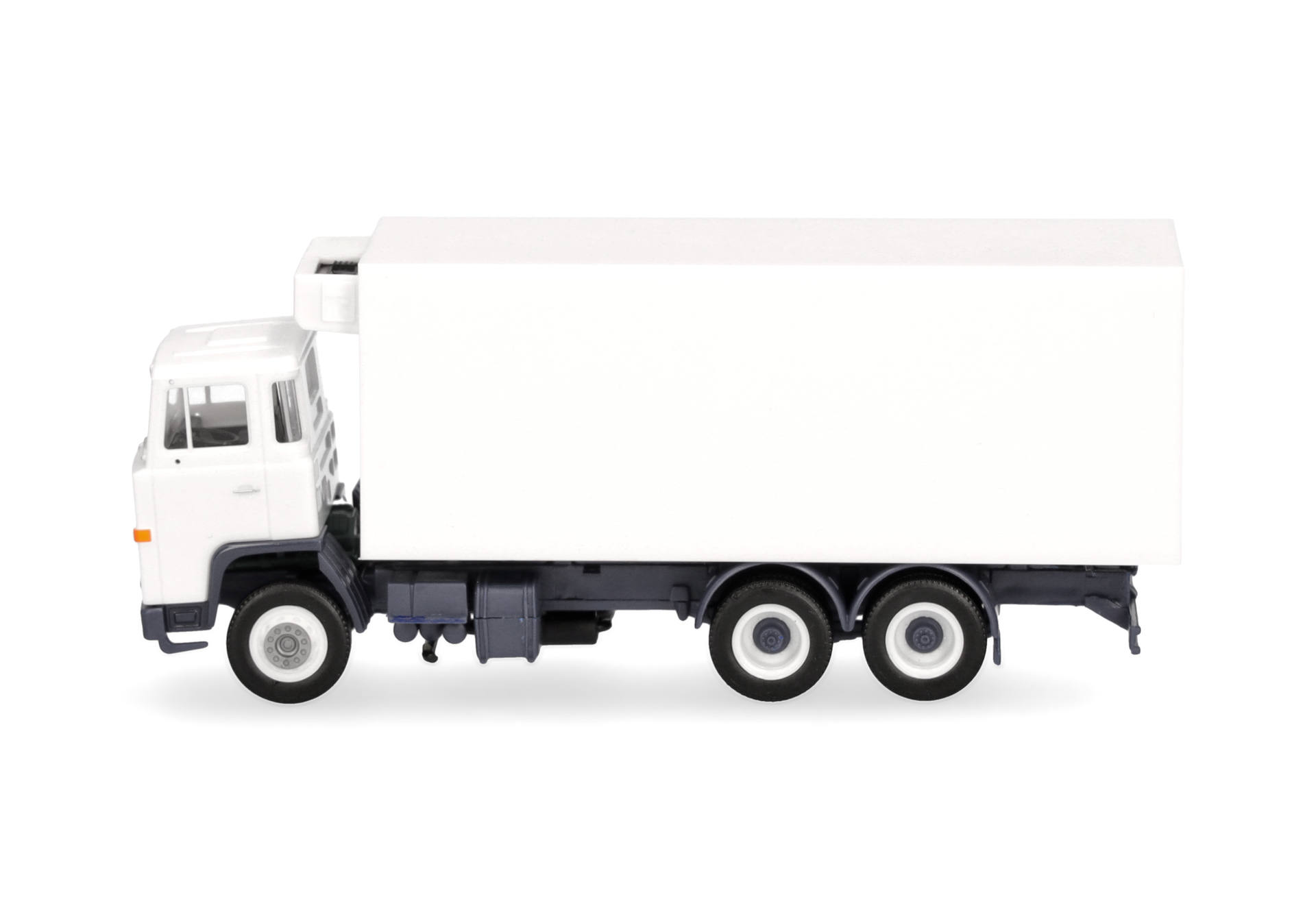 Scania 141 refrigerated box truck 3axles, white