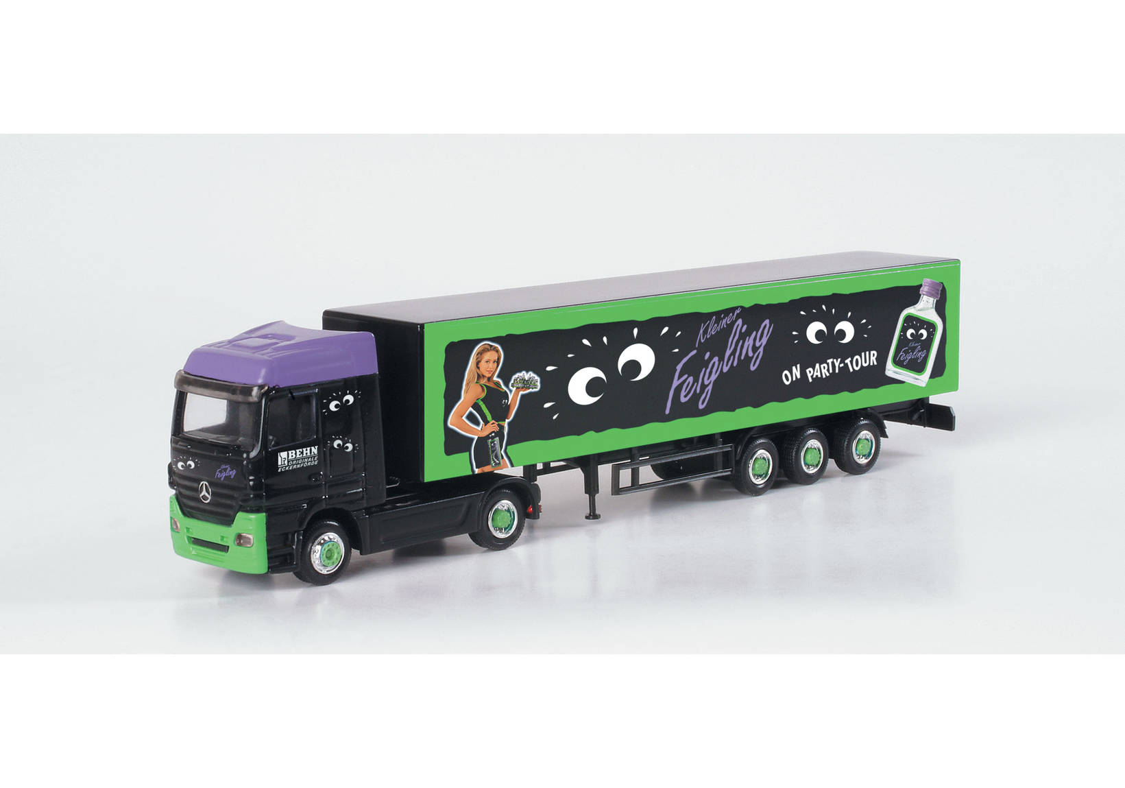 Mercedes-Benz Actros LH '02 box semitrailer "Kleiner Feigling"