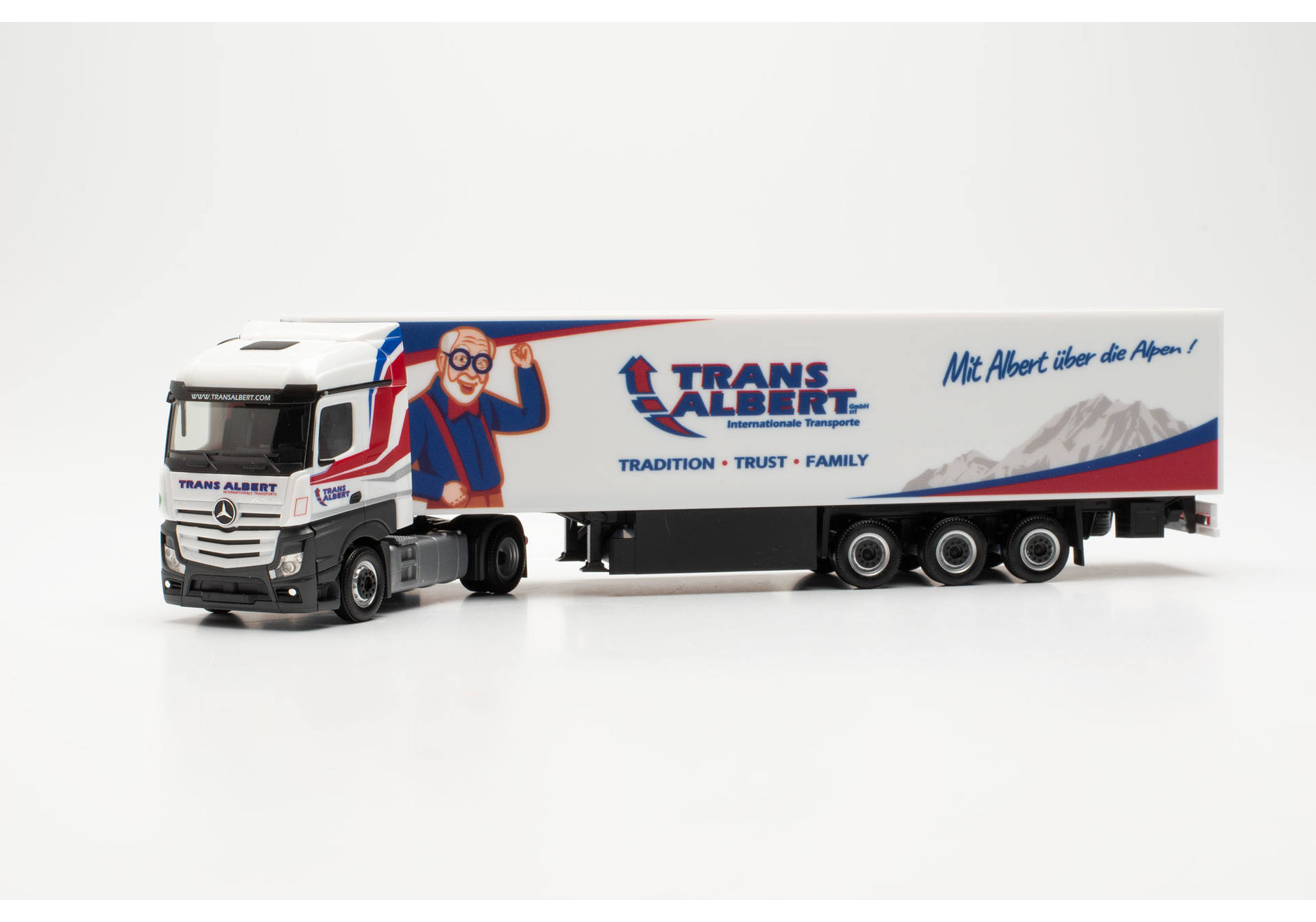Mercedes-Benz Actros Streamspace 2.5 Kühlkoffer-Sattelzug "Transalbert" (Italien/Sluderno)