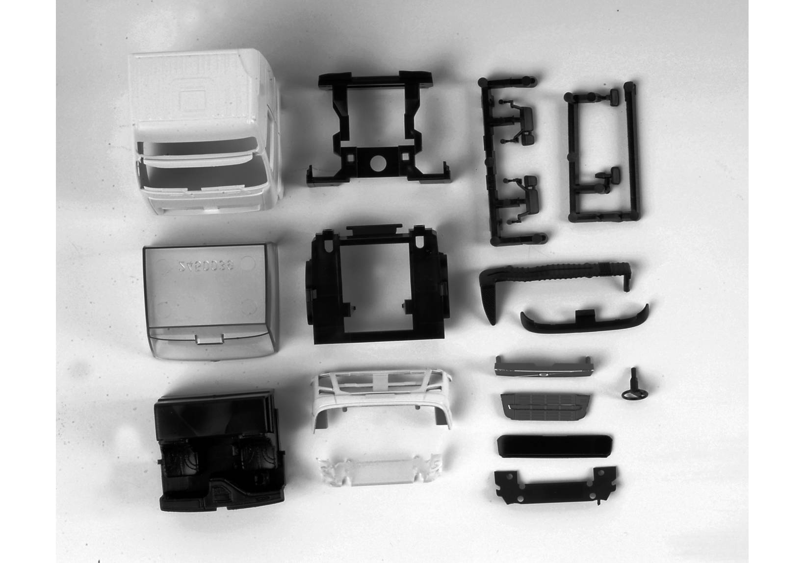 Volvo FH16 08 GL XL without side skirting Content: 2 pcs.