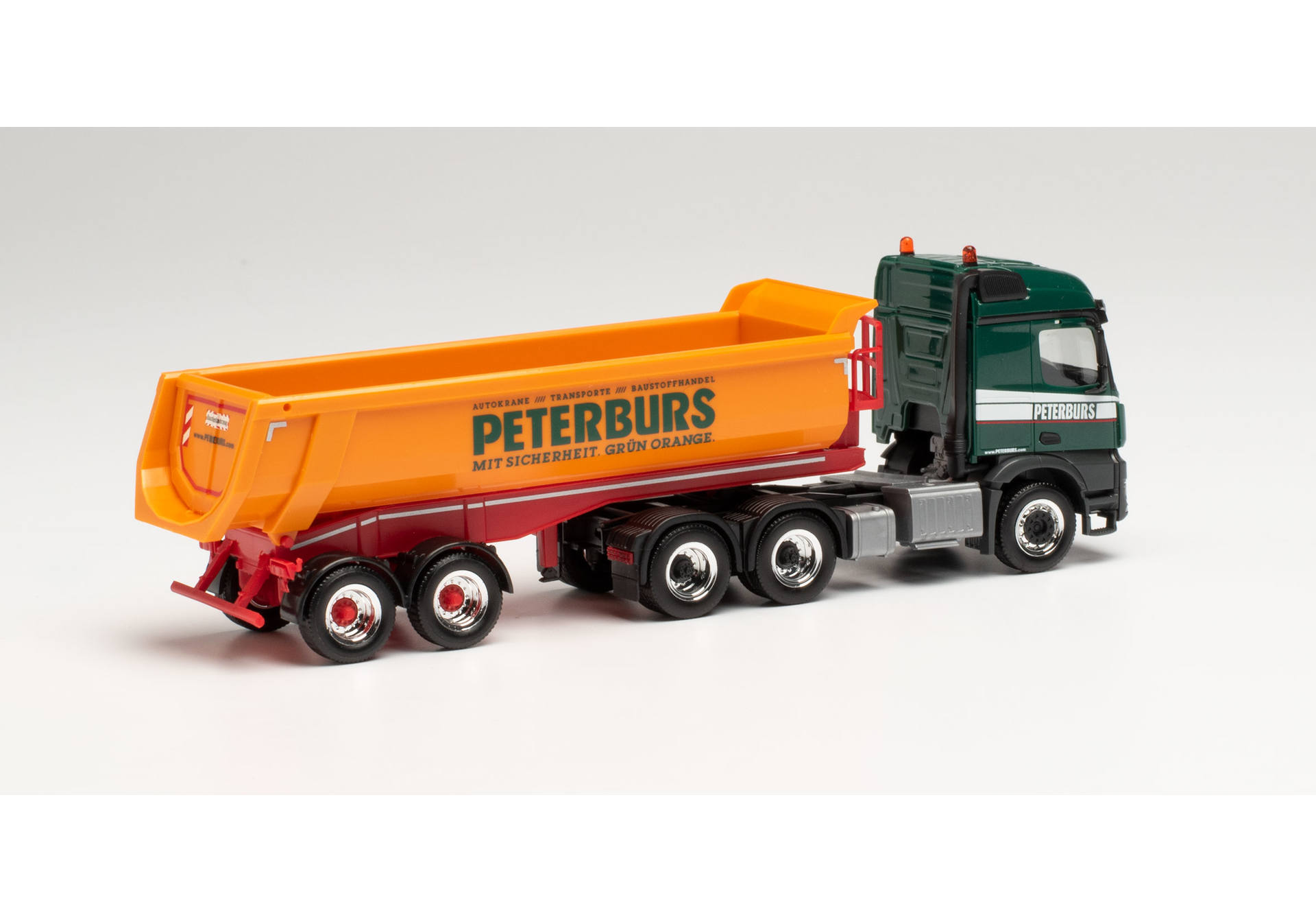 Mercedes-Benz Arocs 6x4 Rundmulden-Sattelzug „Peterburs“