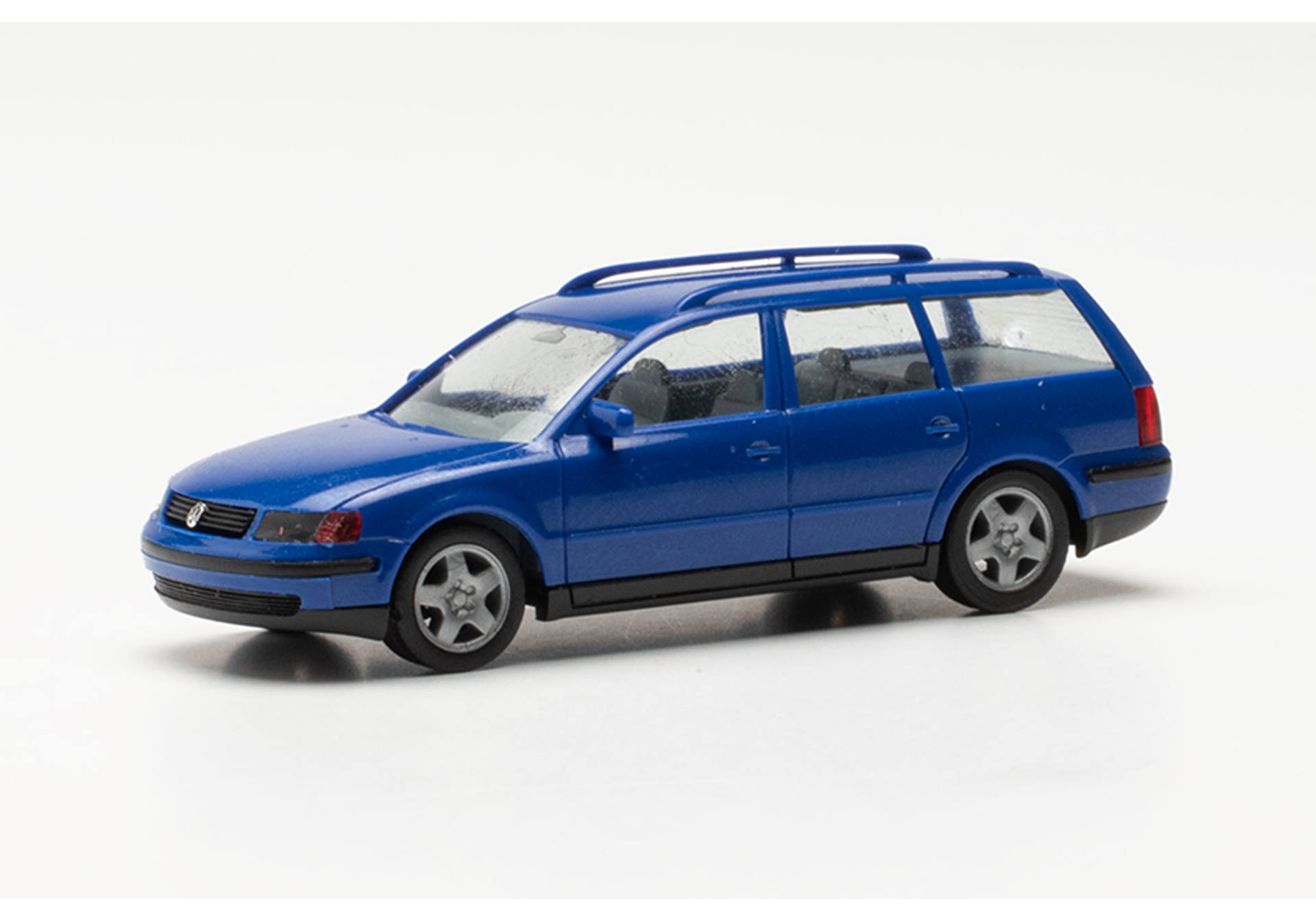 Herpa Minikit: Volkswagen (VW) Passat Variant, ultramarine blue