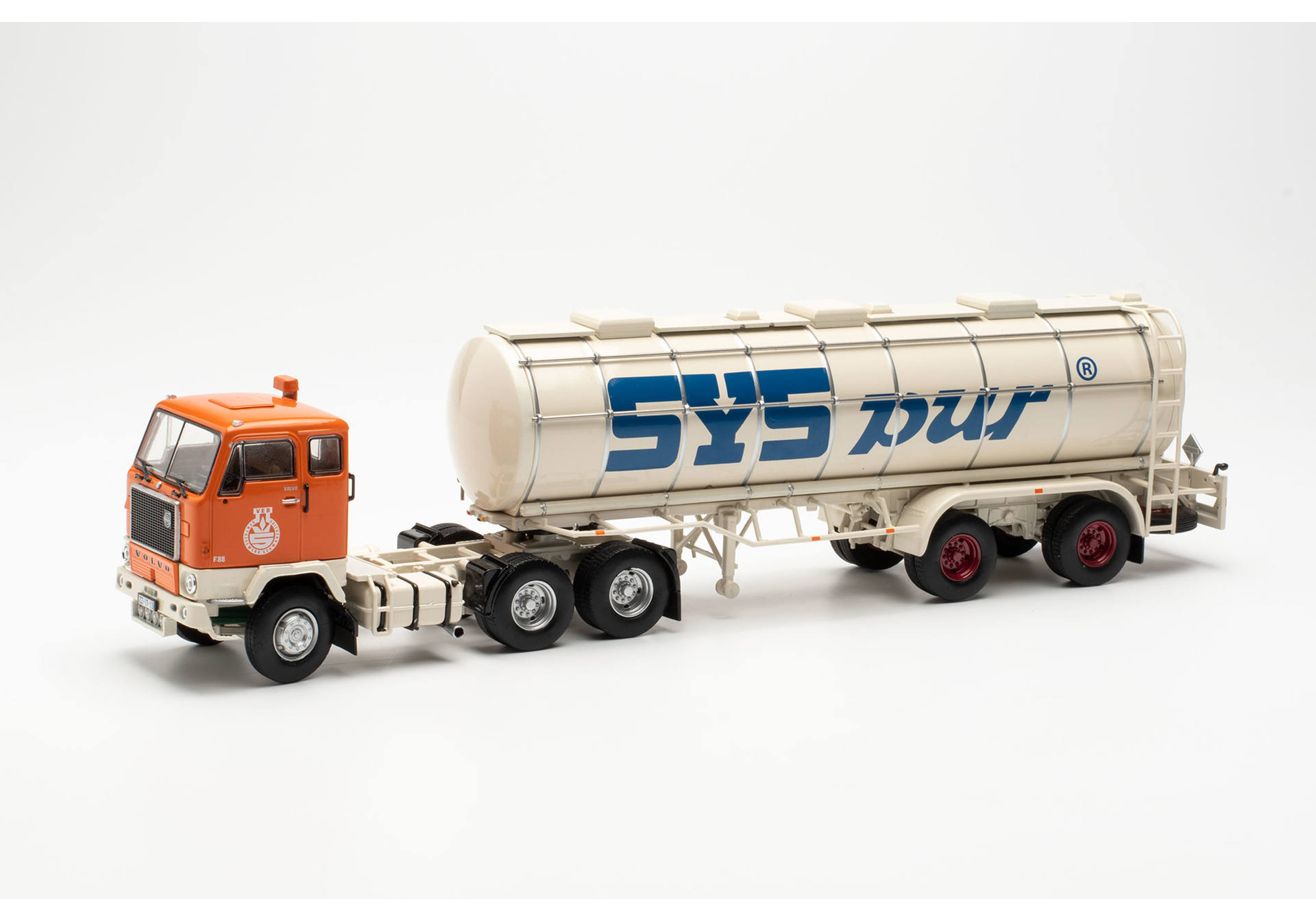 Volvo F 88 6x4 tank semitrailer „Deutrans“