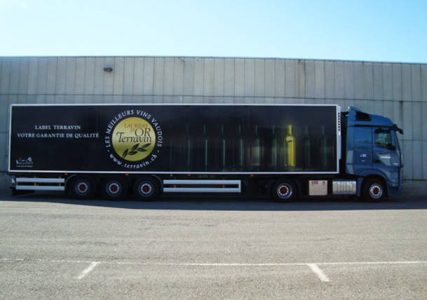 Mercedes-Benz Actros LH Megaspace Kühlkoffer-Sattelzug "Planzer Terravin"