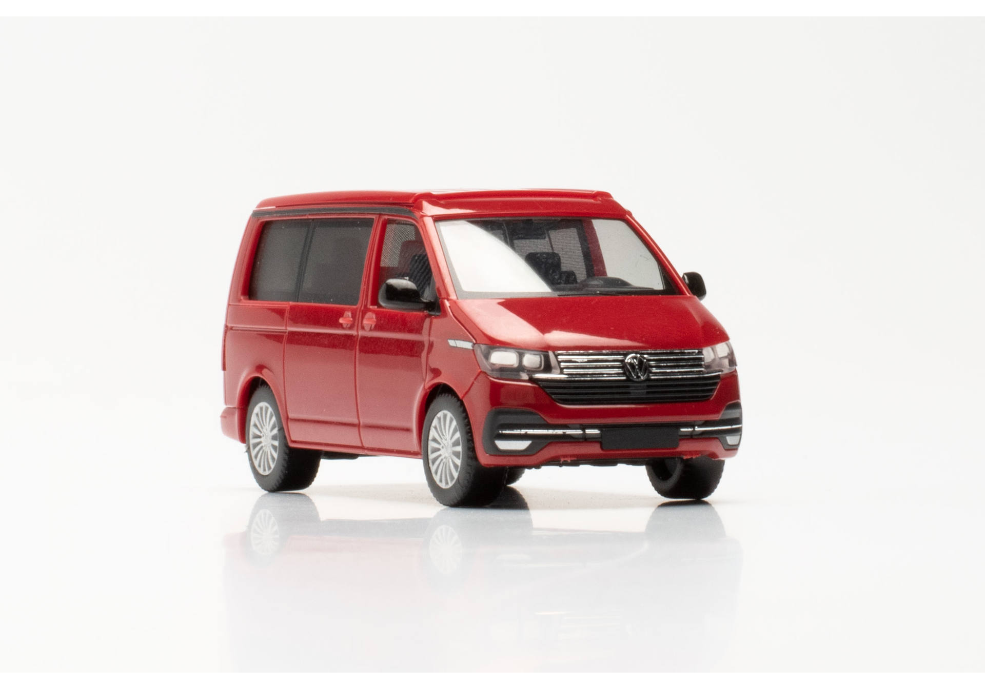 Volkswagen (VW) Touran, cherry red