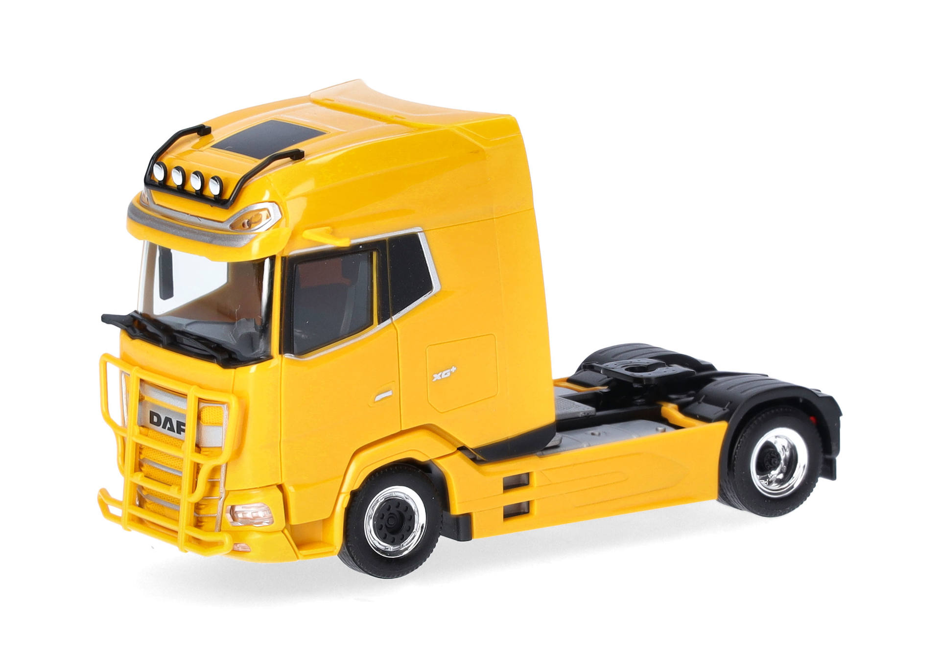 DAF XG+ rigid tractor 2axles, broom yellow