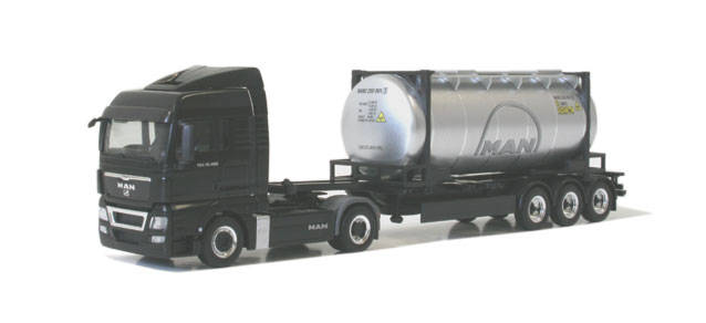 MAN TGX XLX Tankcontainer-Sattelzug "MAN AG"