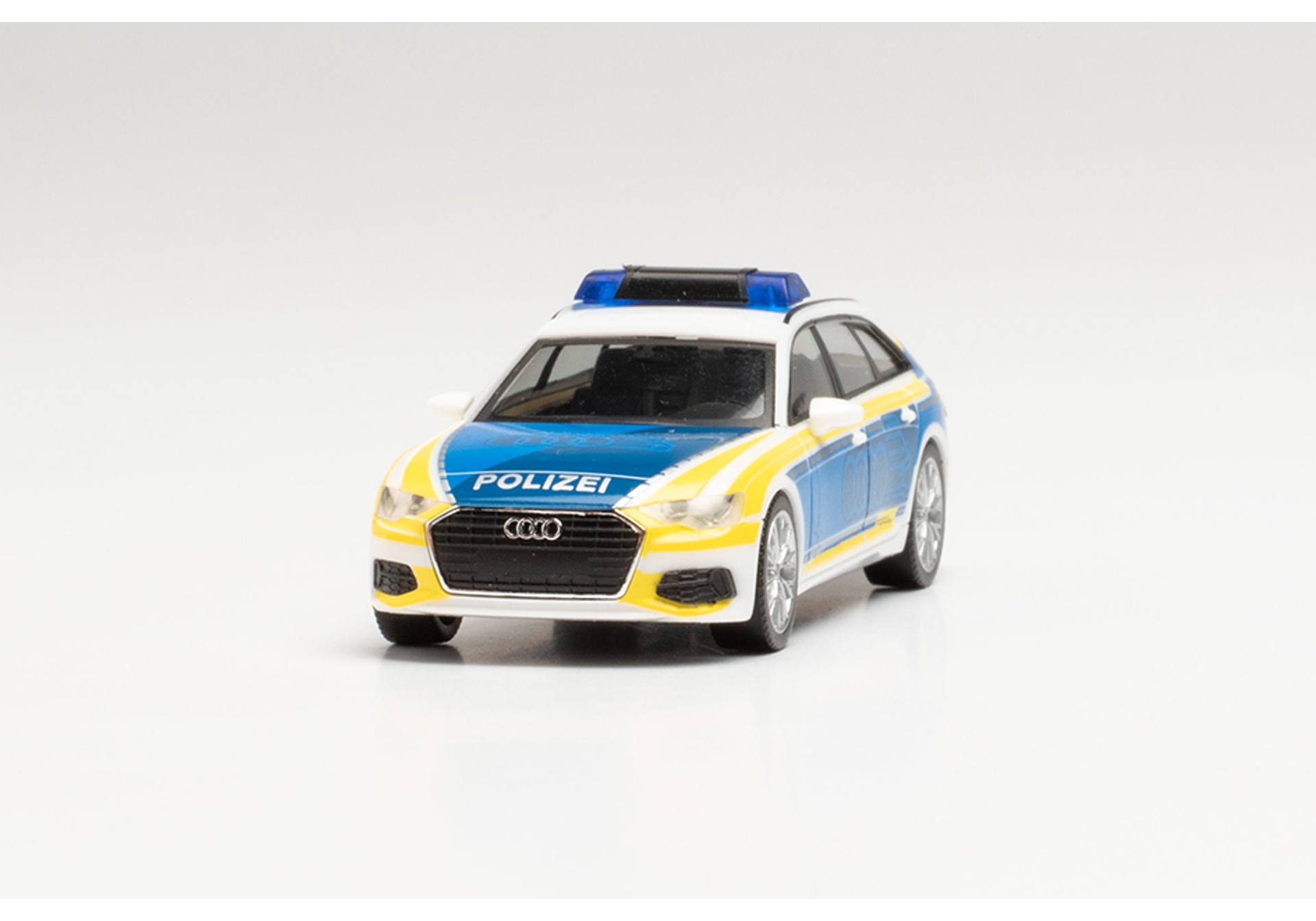 Audi A6 Avant „Polizei / Audi Vorführfahrzeug“