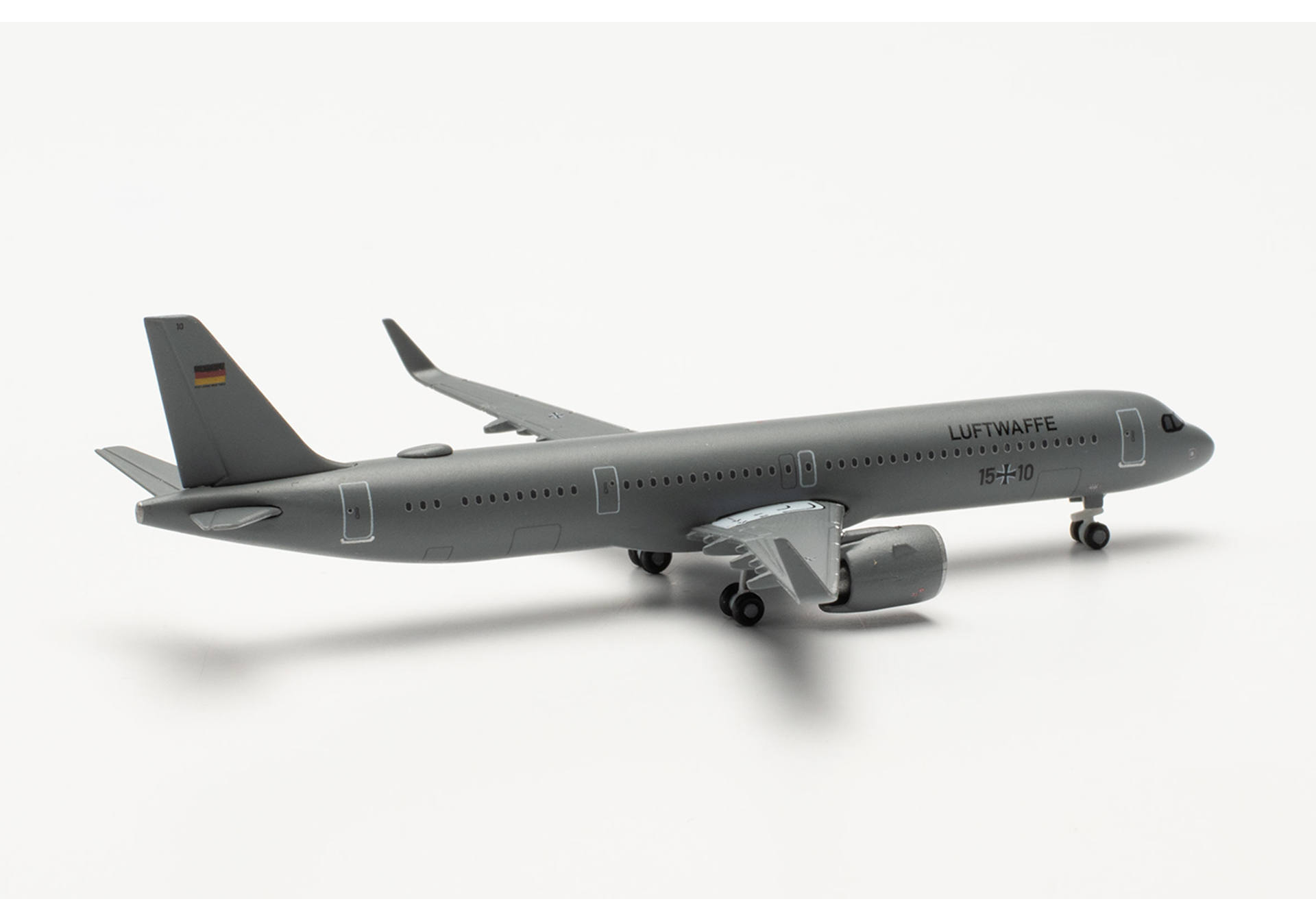 Luftwaffe Flugbereitschaft Airbus A321LR – 15+10
