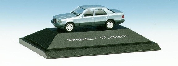 Mercedes-Benz E 320