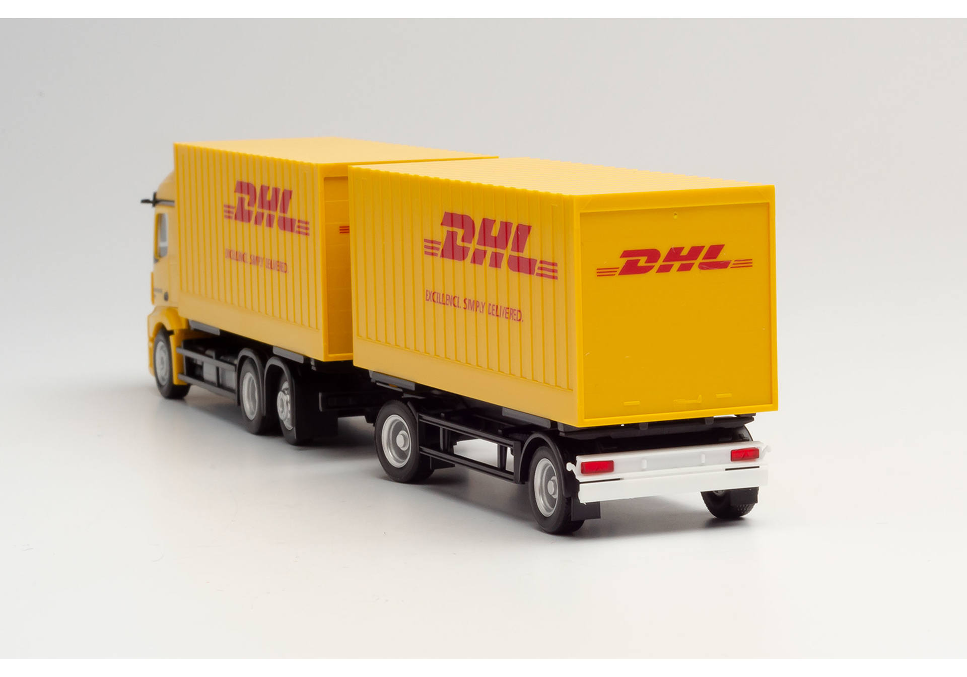 Mercedes-Benz Actros `18 Streamspace 2.3 Cargoboxen-Hängerzug "DHL"