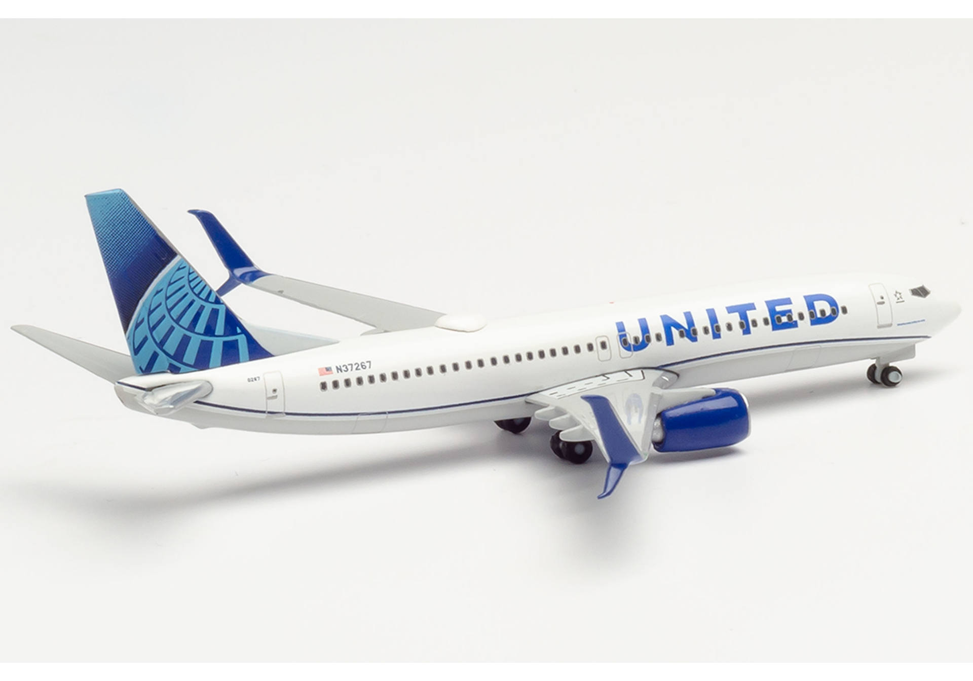 United Airlines Boeing 737-800 -new 2019 colors-