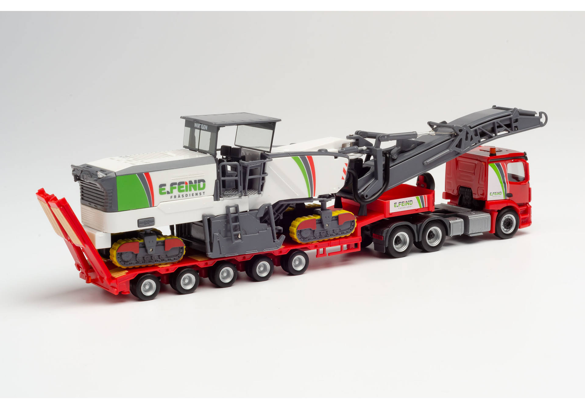 Mercedes-Benz Actros low boy semitrailer with Wirtgen 250i "Enrico Feind Frästechnik"