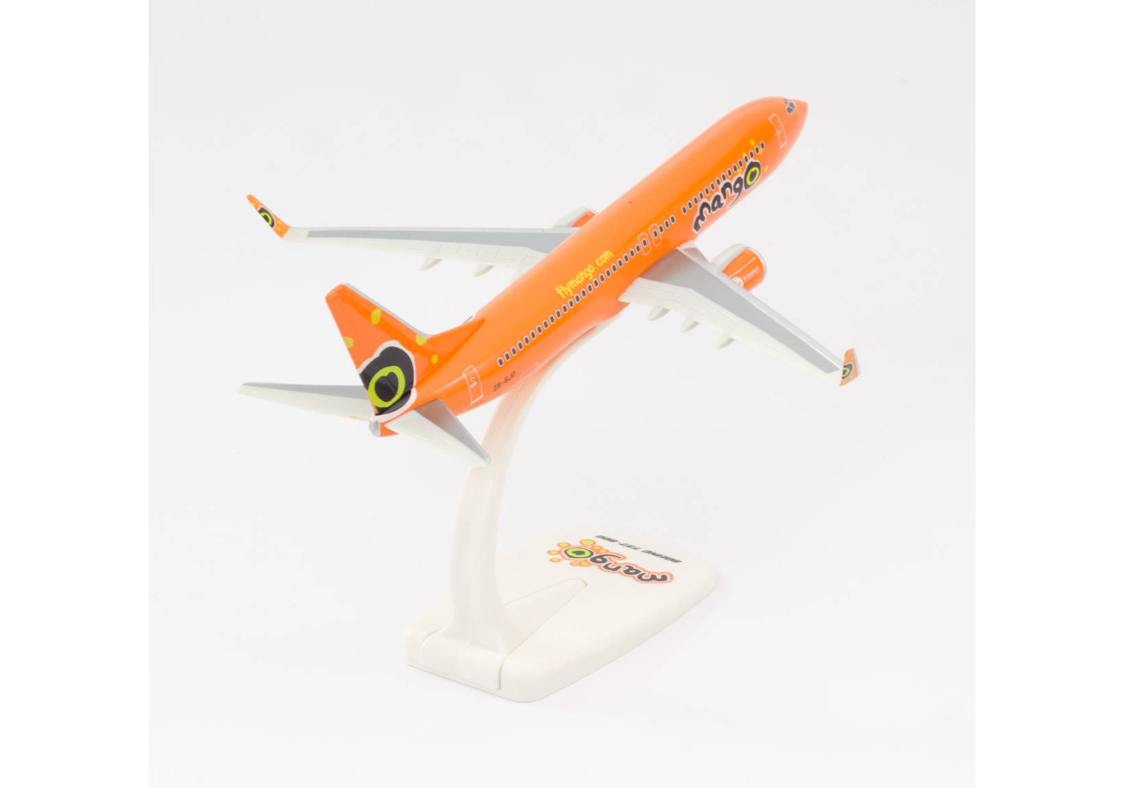 Mango Boeing 737-800