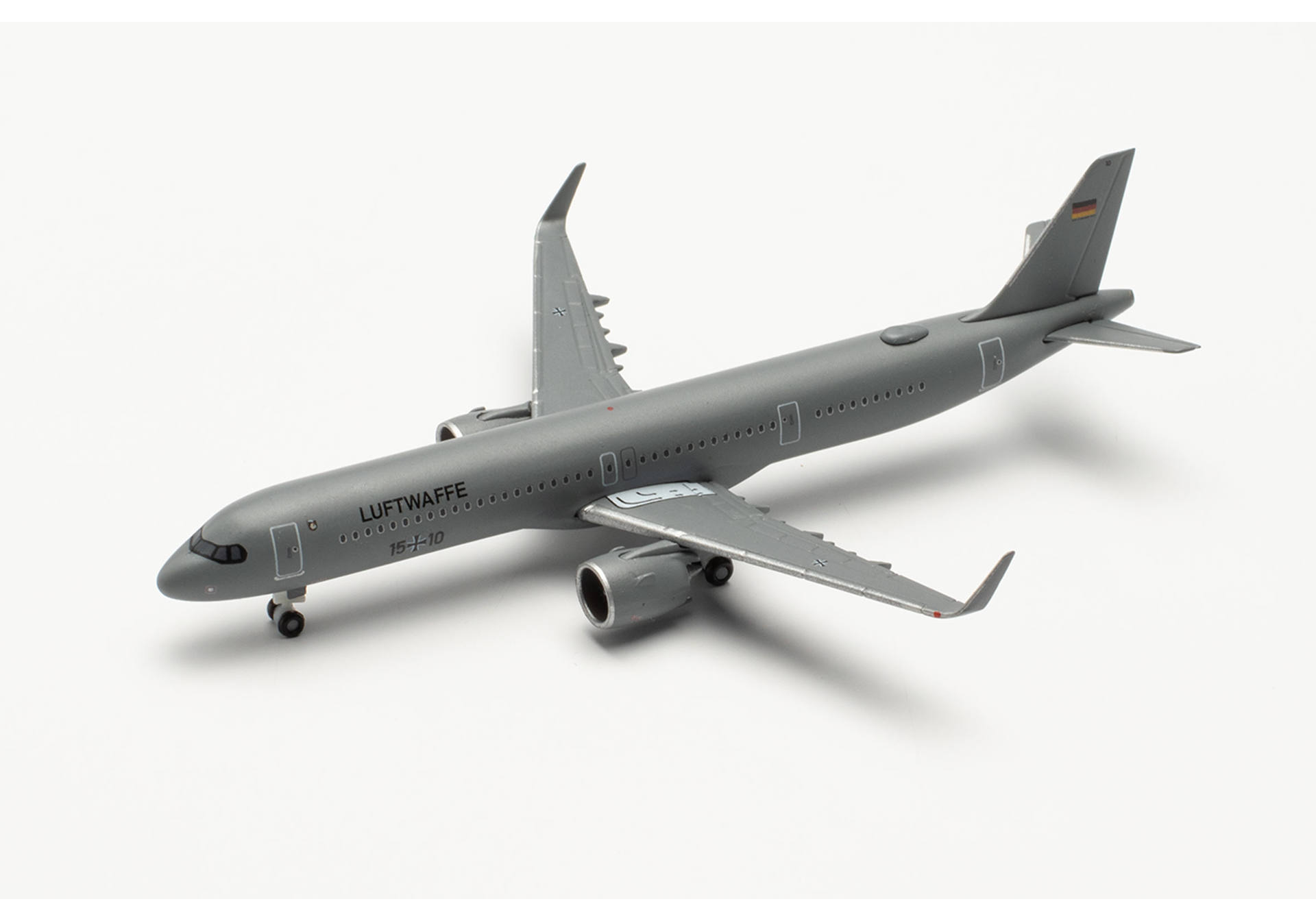 Luftwaffe Flugbereitschaft Airbus A321LR – 15+10
