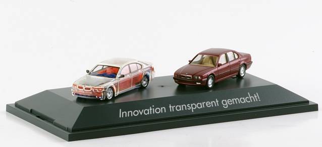 BMW 7 display "new & old"