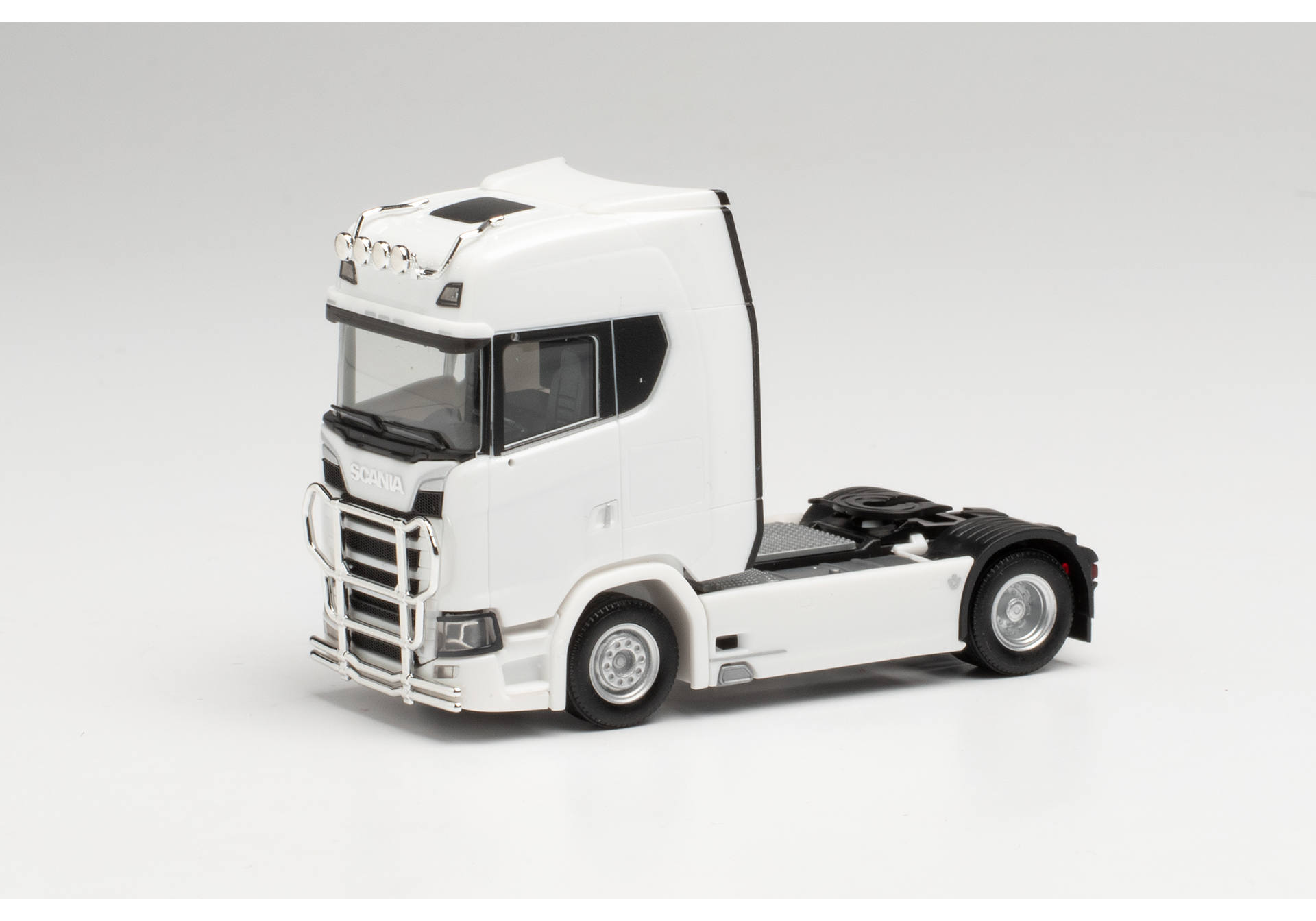 Scania CS 20 Hochdach Zugmaschine mit Lampenbügel und Rammschutz, weiß