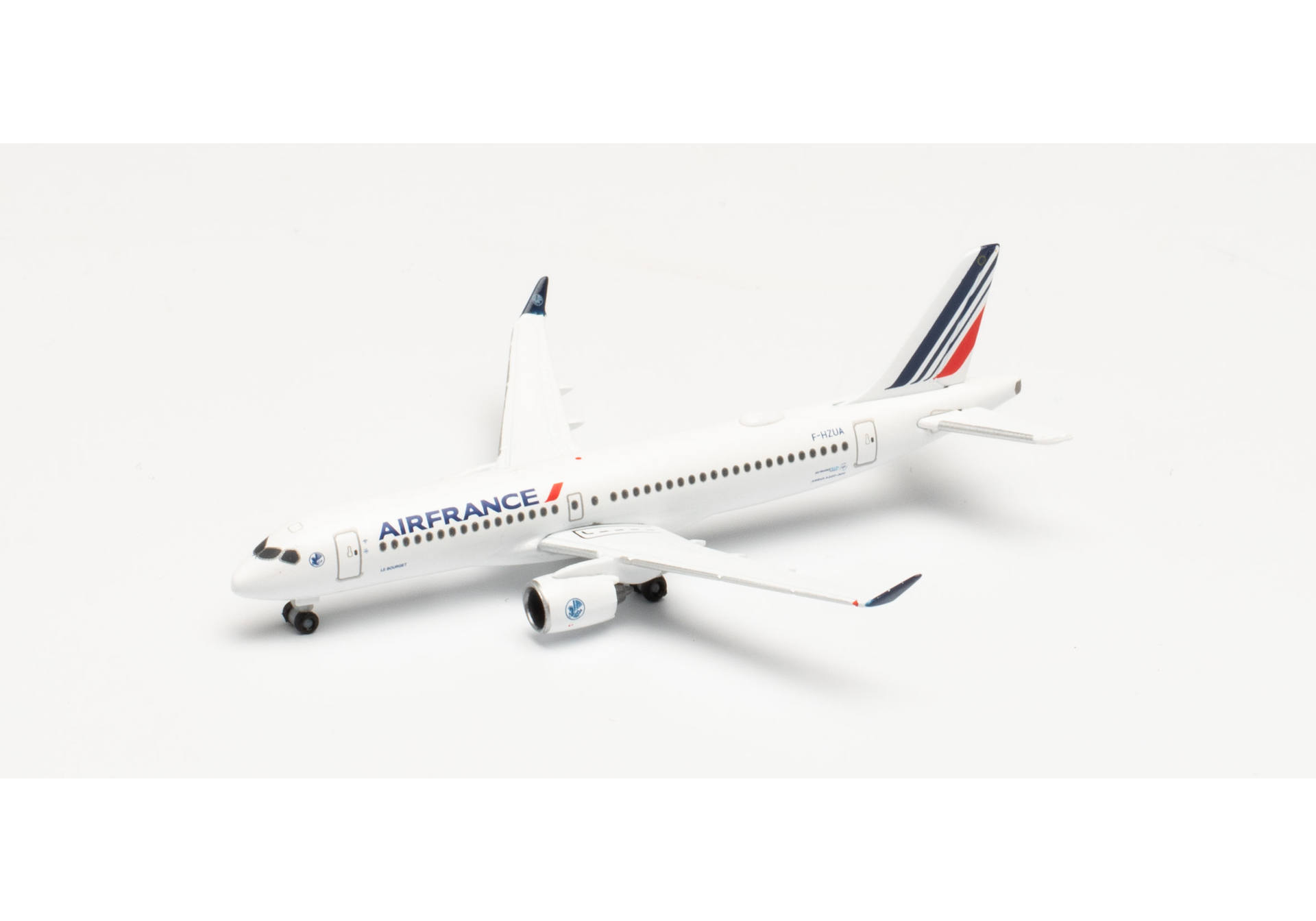 Air France Airbus A220-300 – F-HZUA “Le Bourget”