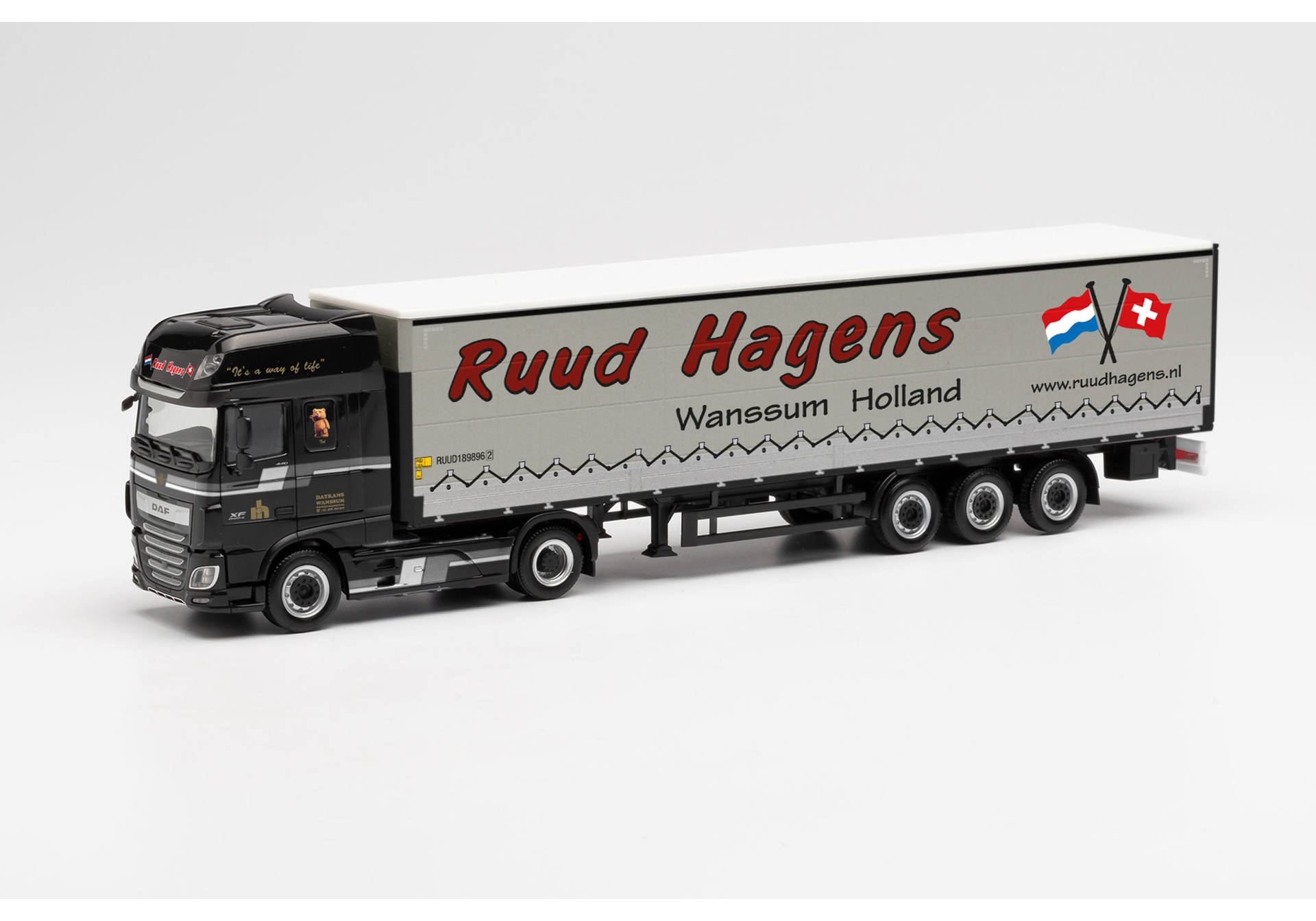 DAF XF SSC Euro 6 curtain canvas semitrailer with drop sides „Ruud Hagens“