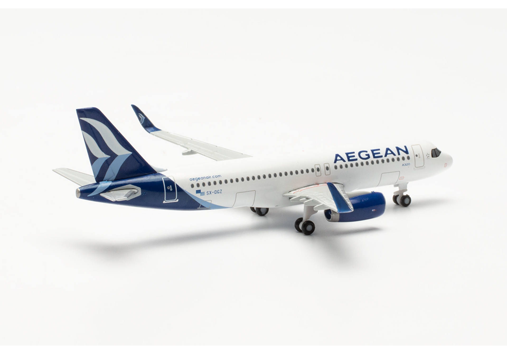 Aegean Airlines Airbus A320 – SX-DGZ