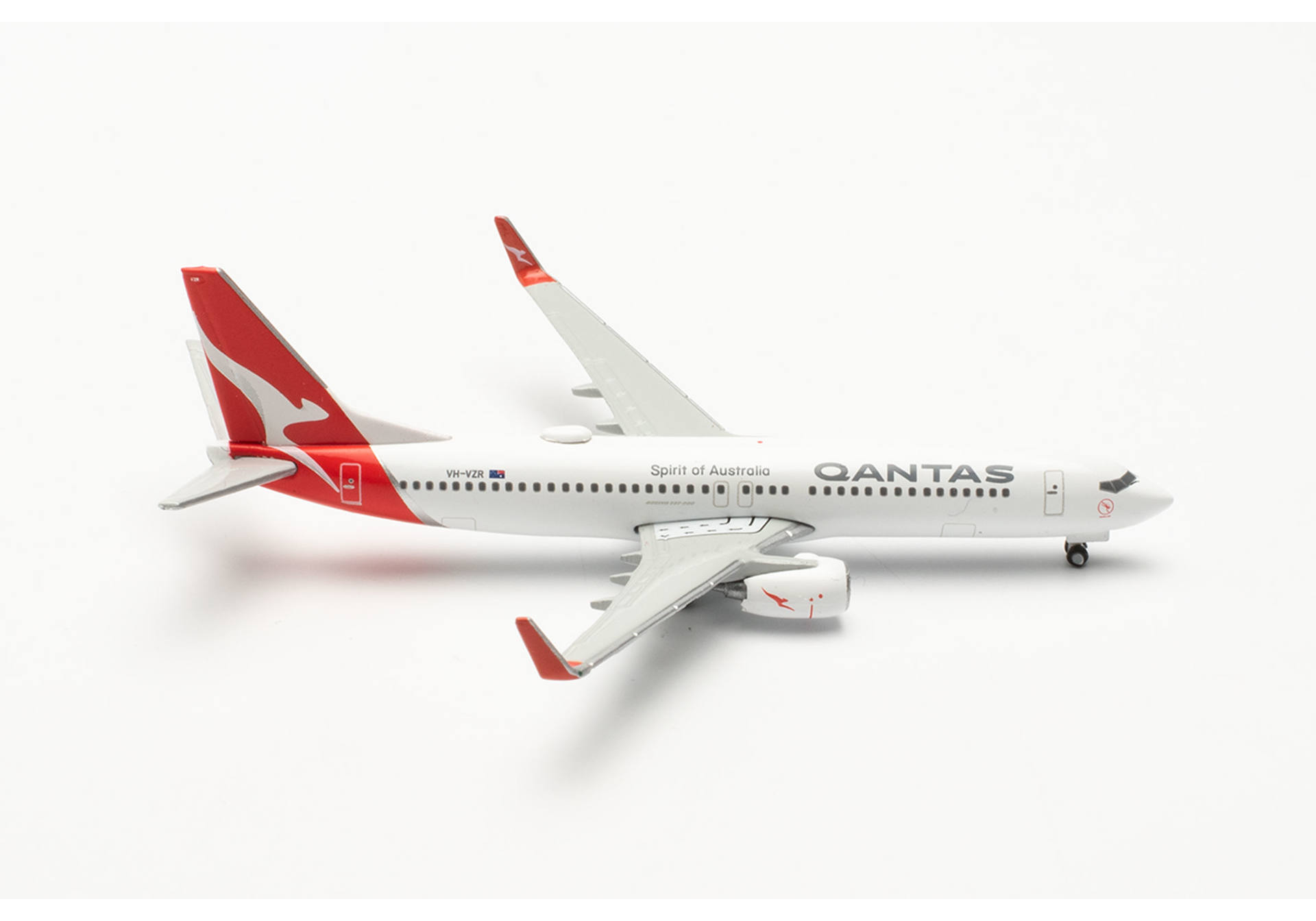 Qantas Boeing 737-800 – VH-VZR “Coral Bay”